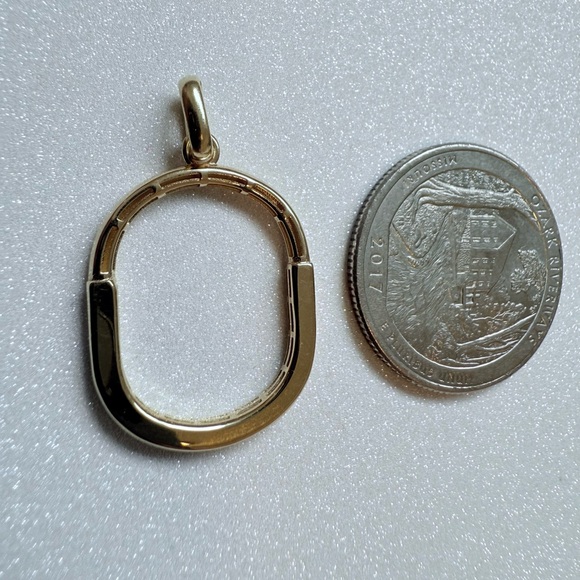 Gold Oval Pendant - Picture 4 of 8